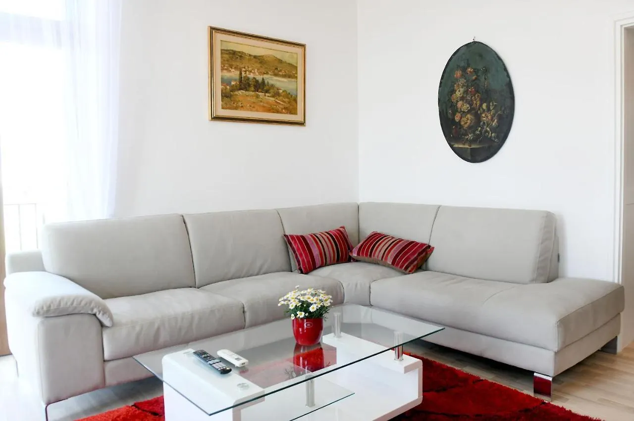 Divia Apartment Rijeka 0*,